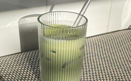 Matcha frappé protéiné à la vanille
