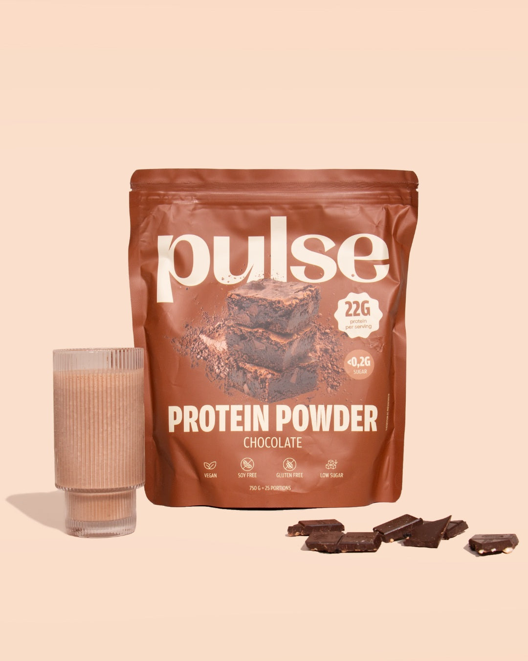 Chocolate-flavored plant-based protein powder 750g